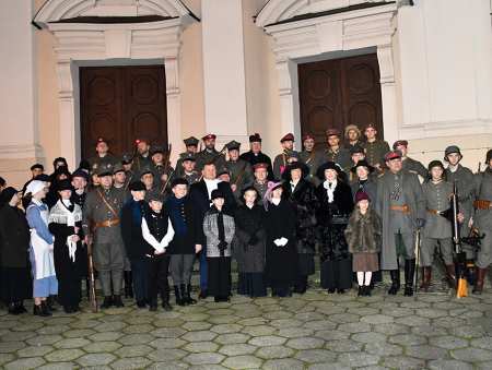 Święto niepodległości w czasie wojny hybrydowej