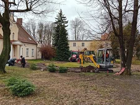 Rewitalizacja terenu przed plebanią