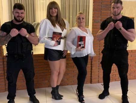 Wieczór w atmosferze świata gangsterów