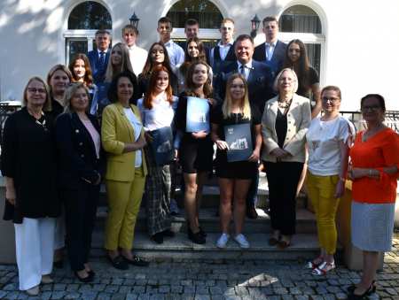 Stypendia dla najzdolniejszych uczniów