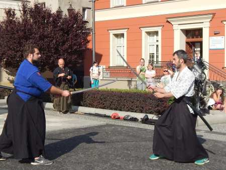 Samurajski miecz, kimono i „struny trzech smaków”
