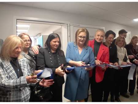 Nowy samochód i pracownia endoskopii
