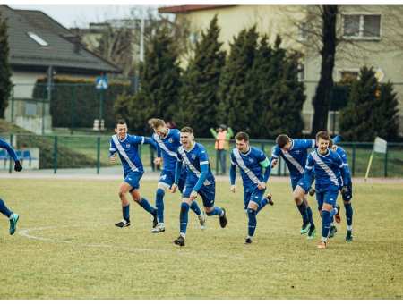 Polonia wyszarpała awans w rzutach karnych