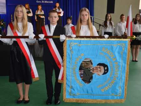 „Stani” patronem szkoły w Łęce Opatowskiej