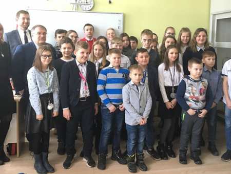 Wizyta ministra w Szkole Podstawowej w Drożkach