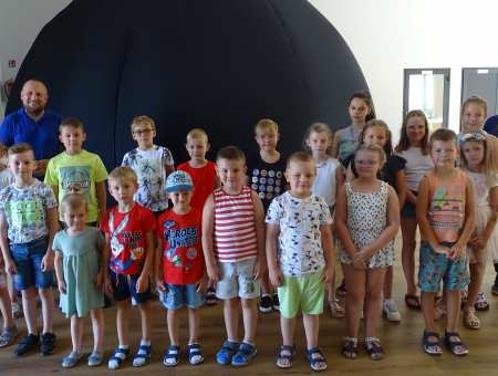 Mobilne planetarium w bibliotece