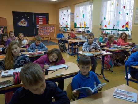 Wymiana oświetlenia w podstawówce