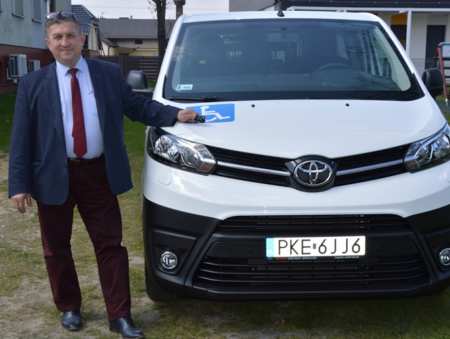 Samochód dla uczniów