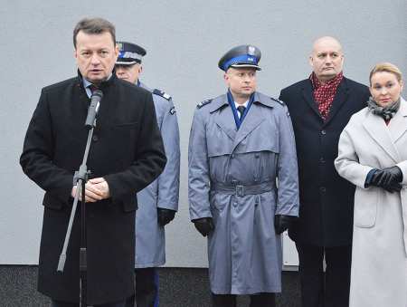 Nowe posterunki i nowe samochody