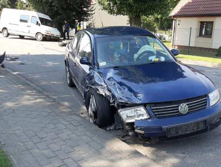 Źle wykonała manewr skrętu. Uderzyła w volkswagena